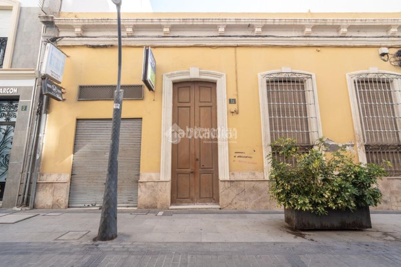Foto 9d6fea0d-e3c7-4a8c-aca3-74494e87dae8. Casa a Centro Almería