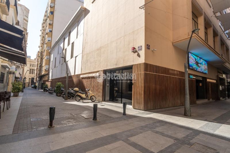 Foto e3f98fc8-9a5a-45b8-9a9b-5e787fdf0a90. Casa a Centro Almería