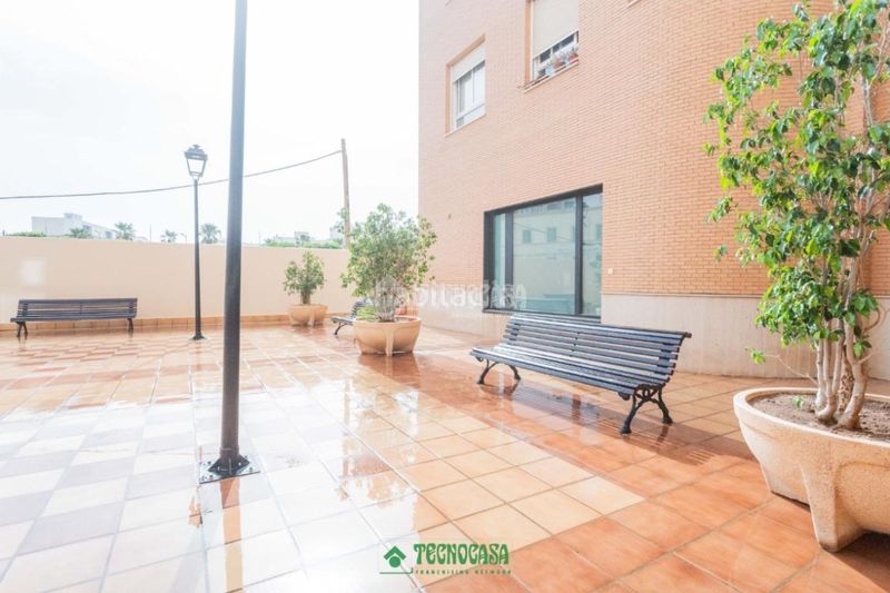 Foto 23ddf3cc-7efe-4c07-a84e-8d9fd3b07c46. Piso  en venta en Plaza de Toros - Santa Rita Almería