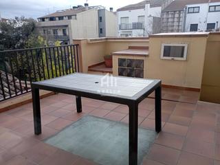 Appartement à Tàrrega. Oportunidad colosal en tàrrega! 5 habs, altillo y parking para 3