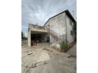 Maison à Partides Rurals. Casa independiente de 270 m con piscina, gran parcela y un poten