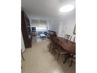 Lloguer Pis a Instituts-Universitat. Solo estudiantes, piso en passeig de ronda 3 hab. dobles, parkin