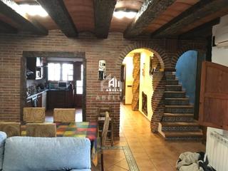 Casa adossada a Albatàrrec. Tu nuevo hogar renovado te espera!