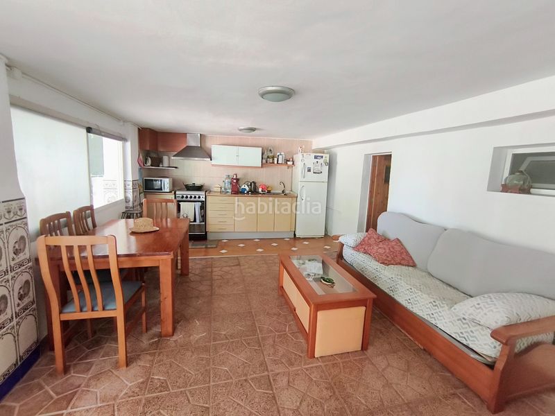 Foto bc96ea14-21d6-481e-a0d2-26a40660960f. Casa amb aparcament a Vilamarxant