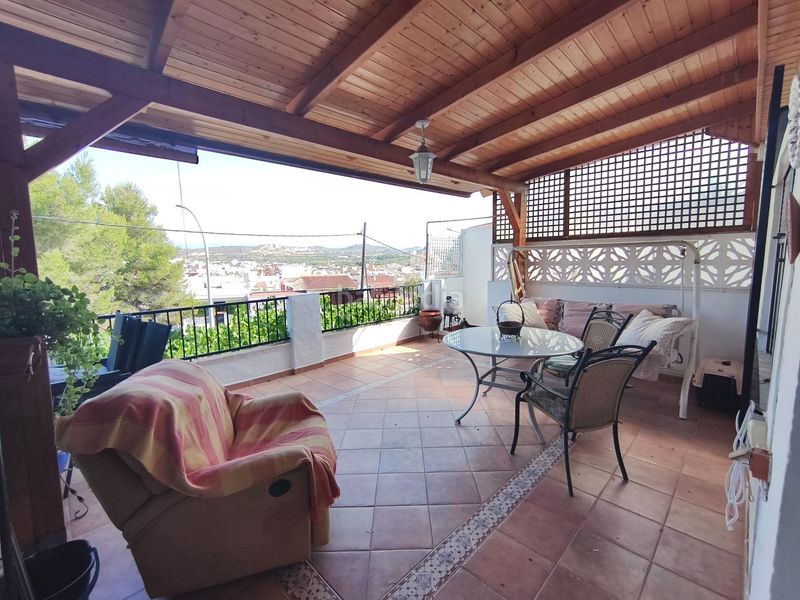 Foto a708f4c0-369a-4e00-be9e-9189e0e273c0. Casa amb aparcament a Vilamarxant