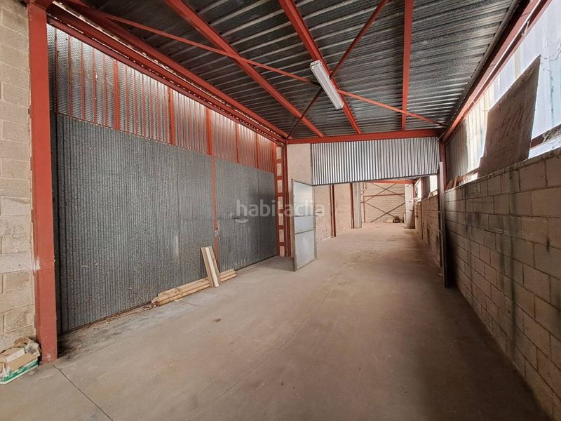 Foto edceea47-0e52-47f5-98d9-727712ada7ef. Nau industrial a Zona Nord Alcoi