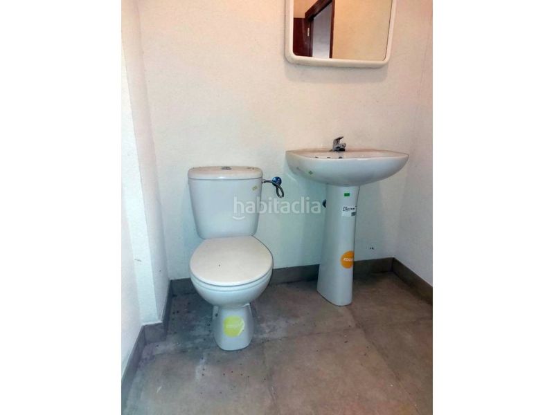 Foto d6bf5adf-7282-433a-a48b-6ce525c52a3a. Local comercial a Zona Nord Alcoi