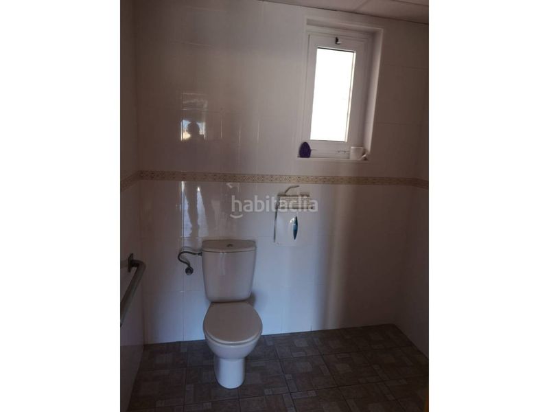 Foto d2468ca5-f17b-475f-8b36-e636e1dafc40. Local comercial a Zona Nord Alcoi