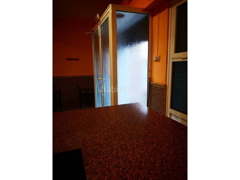 Foto e8d9076f-a10c-4d06-8285-5c97ce6be5cf. Local comercial a Zona Nord Alcoi