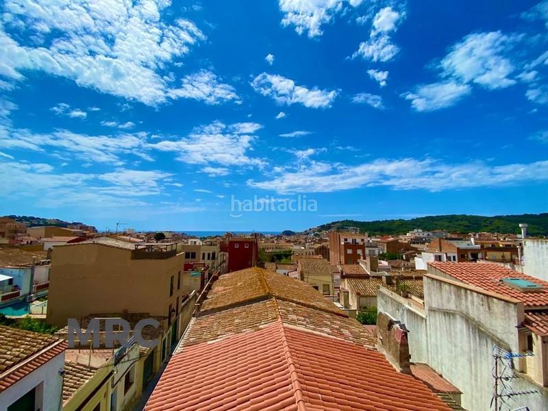 Foto 4c84a9e3-b7f7-447d-8a8f-8bd583bbba53. Casa adossada amb calefacció aparcament a Eixample Sant Feliu de Guíxols