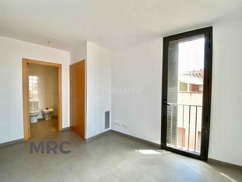 Foto b46ca0a8-fe8c-44a8-b2d9-25b55f0dbdca. Casa adossada amb calefacció aparcament a Eixample Sant Feliu de Guíxols