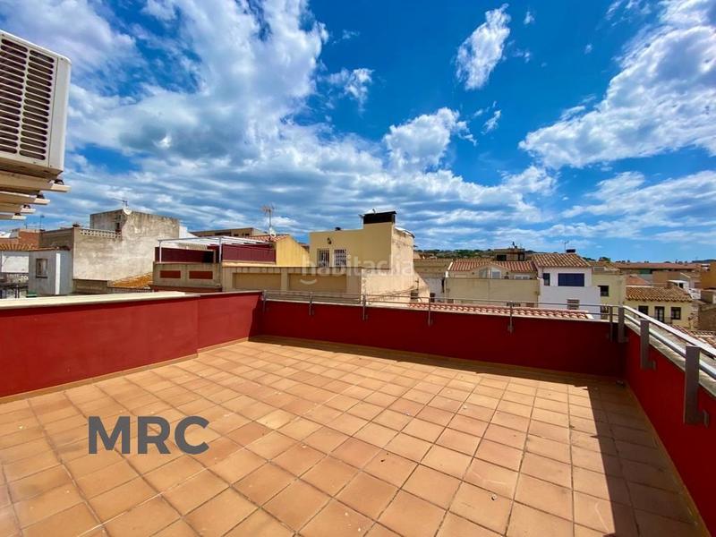 Foto cbba3cd6-84f1-4182-9fc8-392f905f11c6. Casa adossada amb calefacció aparcament a Eixample Sant Feliu de Guíxols