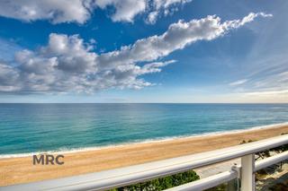 Pis  Lleida. Ático dúplex con vistas al mar. platja daro