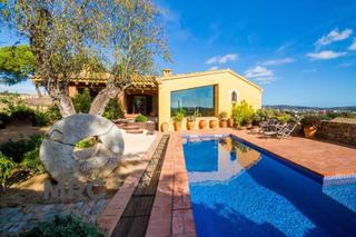 Xalet  Font. Chalet independiente con amplias vistas. montras