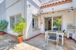 Casa  Miquel suris. Casa con garaje, jardín y gran solárium con vistas al mar.
