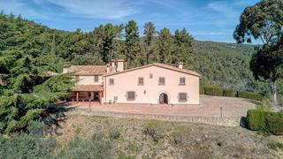 Masia  Veinat de hortsavinya. Masía situada en el parque natural del montnegre. tordera
