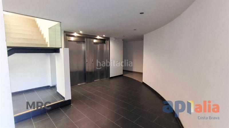 Foto 05031138-441e-4431-9e16-e3690ce64d50. Piso apartamento con piscina y parking en el centro. en Palamós