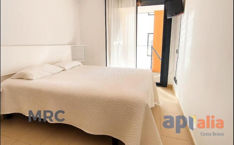 Foto 1f09fbc3-f99a-4b97-a911-4dcdd408ce4d. Piso apartamento con piscina y parking en el centro. en Palamós