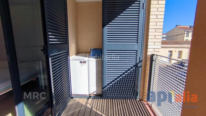 Foto 549cbf5c-48f1-4059-b882-1ccd785bb904. Piso apartamento con piscina y parking en el centro. en Palamós