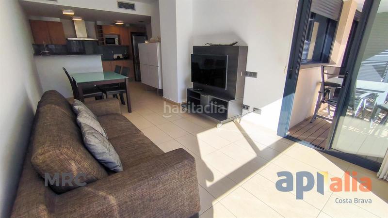 Foto b7d9d683-6798-4cdf-b161-3a47537369ff. Piso apartamento con piscina y parking en el centro. en Palamós