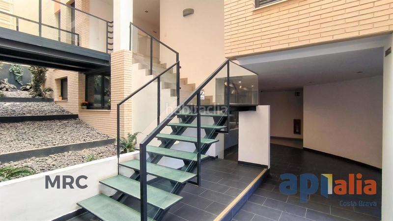 Foto c4bdbca4-8c24-4e69-84db-cd21dd3b9a77. Piso apartamento con piscina y parking en el centro. en Palamós