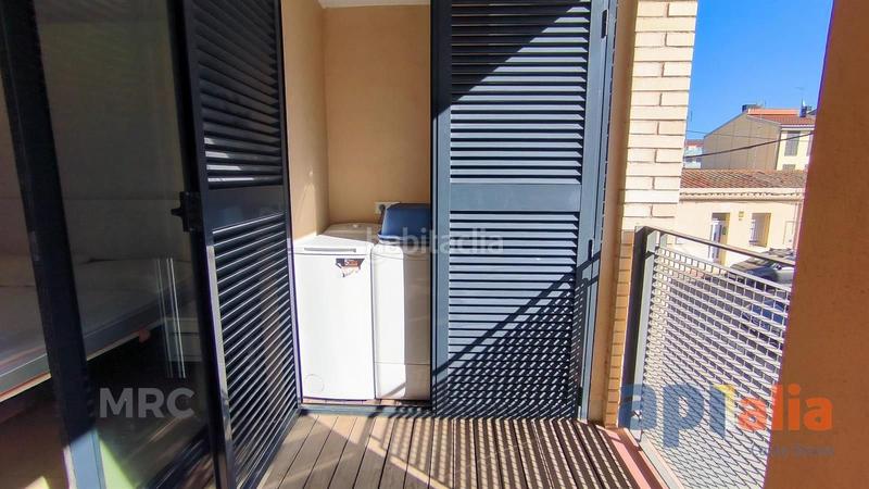 Foto cb49a3e9-08f3-46cf-a0d2-913b6ae30485. Piso apartamento con piscina y parking en el centro. en Palamós