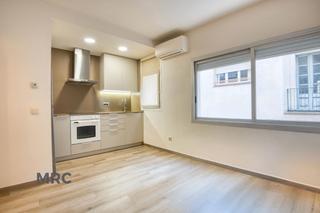Flat  Sant pere. Piso reformado con balcón junto a la playa. sant feliu de guíxol