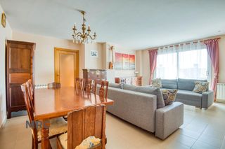 Pis  Canigo 26. Piso luminoso con parking en zona alta. sant feliu de guíxols