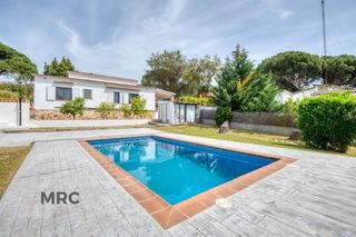 Xalet  Del pla de la pinassa 12. Casa con piscina en urbanización belllloch. santa cristina daro