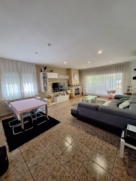 Foto a04539f2-8a9a-4c3b-8c92-5f0144b658a6. Edifici a Mar i Sol Castelldefels