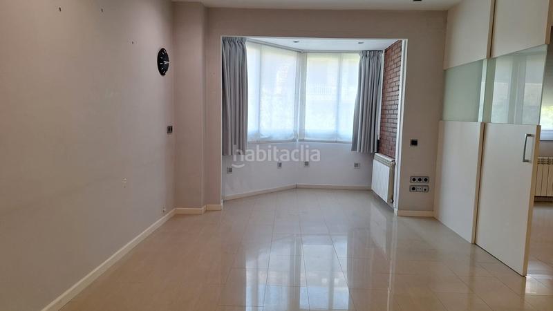 Foto 57f752ae-acf4-4240-aef7-0433ff622799. Piso  recién reformado ideal para familias con hijos en Barcelona