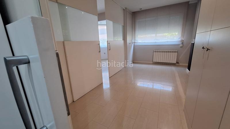 Foto 71d63ef1-da8a-427d-bbeb-e454af862e0e. Piso  recién reformado ideal para familias con hijos en Barcelona