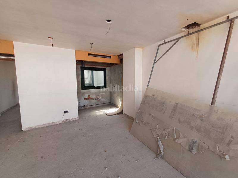 Foto 0d01a108-5236-43e9-bd08-62891e187c78. Reihenhaus mit parking pool in Centre Blanes