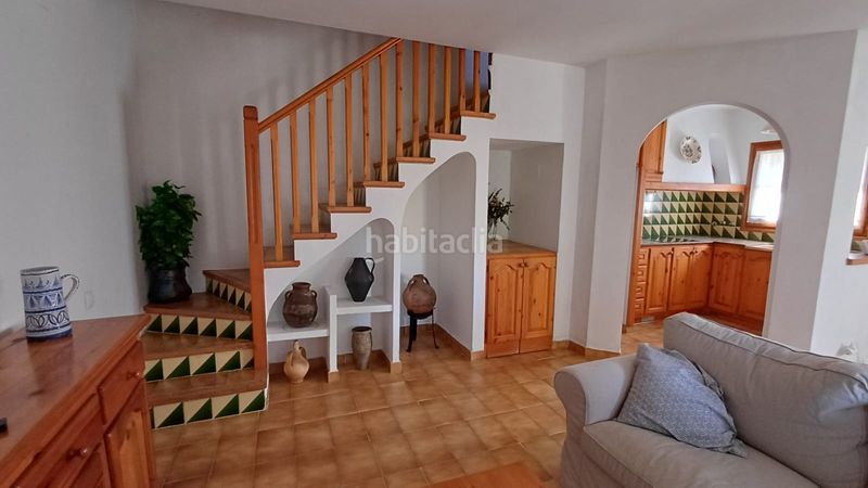 Foto f5a100bc-94ea-46fb-b99a-d27c599ef0f5. Casa adossada amb aparcament a Roda de Barà