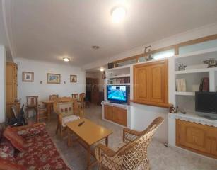 Apartament a Calle mayor 4. Playa a 20 m, muy buen estado,  80m construidos, 2 dormitorios,