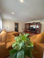 Apartament en Calle san policarpo 54. Piso de 163 m en la zona centro con 4 habitaciones dobles y 2 b