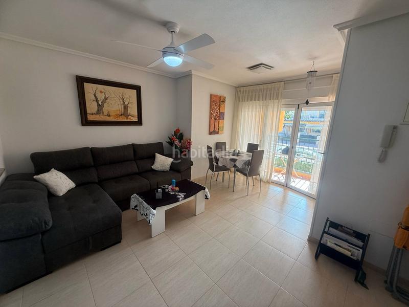 Foto 533f0dd1-790c-4529-9cb5-181b67b8509f. Apartamento en avenida de almoradí 58 amplio salón con balcón , cocina moderna, 2 dormitorios, 2 baños, piscina,parking en Daya Nueva
