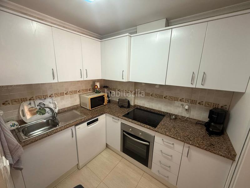 Foto d9599df8-6fc1-46b2-9724-64513bf0dc15. Apartamento en avenida de almoradí 58 amplio salón con balcón , cocina moderna, 2 dormitorios, 2 baños, piscina,parking en Daya Nueva
