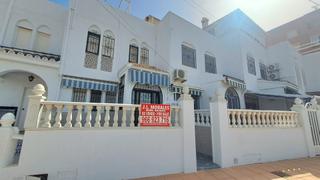 Casa en Avenida de holanda 40. Bungalow en venta en la mata