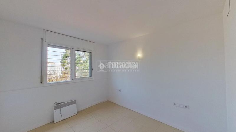 Foto 98d86df5-5bf5-4fec-9e00-f5cc02ad1f6e. Piso  en venta en bases de Manresa - carretera de santpedor Manresa