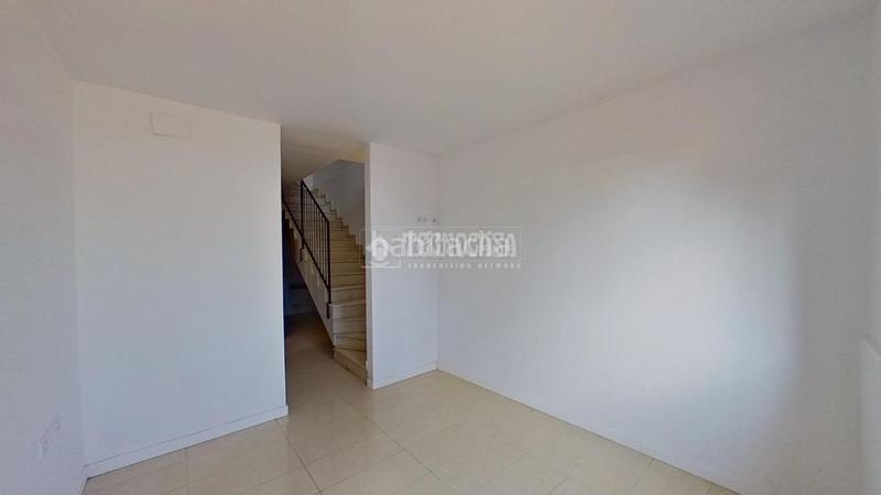 Foto ccfb2fcd-6df2-4b91-a53a-c89c94f250a2. Piso  en venta en bases de Manresa - carretera de santpedor Manresa