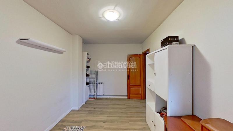 Foto 49b93f93-abeb-44d7-8c38-d24018ae15d2. Piso  en venta en Escodines Manresa
