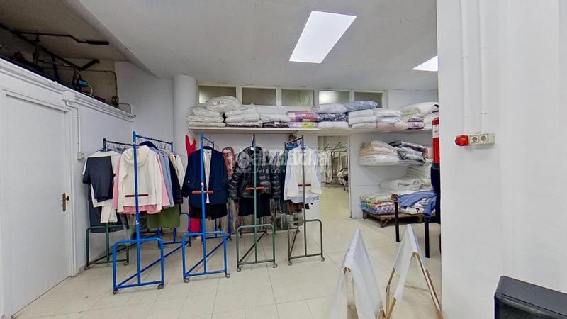 Foto 540ae098-6764-419a-8377-4b2d9d6b7fc4. Local comercial tienda en venta en Font dels Capellans - Sagrada Familia Manresa