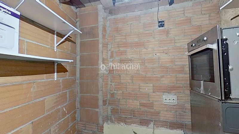 Foto cfaa2e73-cc59-4f95-99f9-0be04f2a75a5. Local comercial a Centre - Passeig i Rodalies Manresa