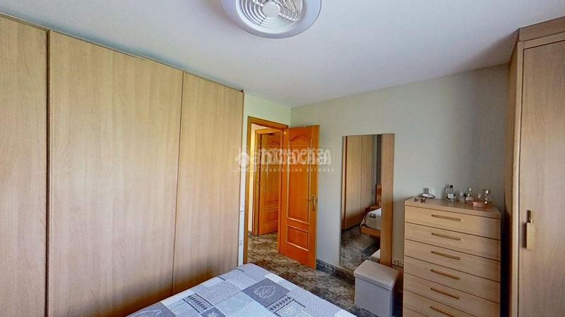 Foto 3aa23887-248c-4679-bd3f-95a4718f412f. Casa aparellada a Escodines Manresa