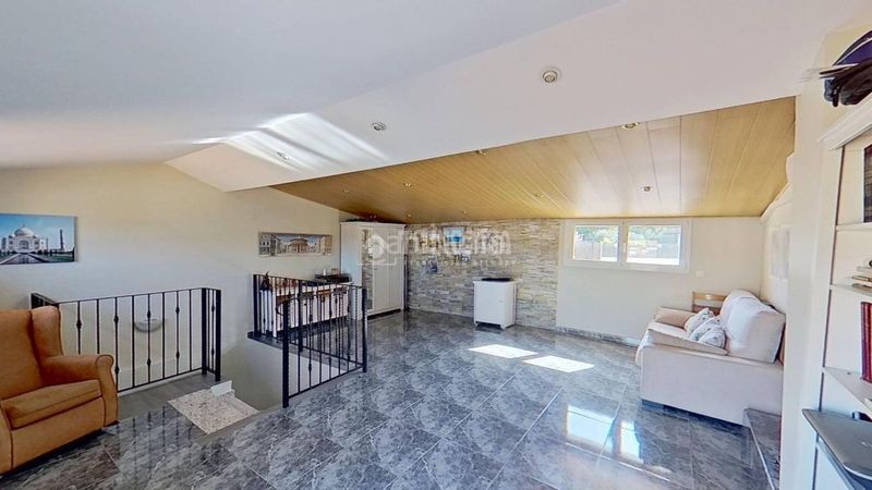 Foto d8a54f29-c06a-4dea-8ee5-e9df91c5cbb1. Casa aparellada a Escodines Manresa