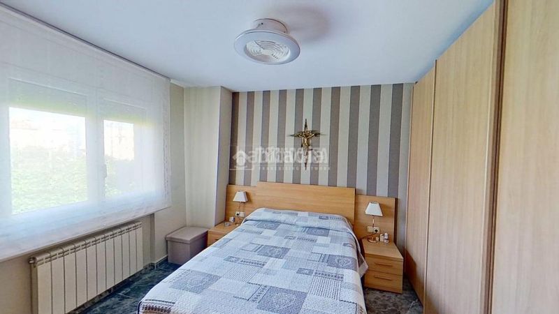 Foto f28c1219-2389-4168-bc9e-e8801ab67fe0. Casa aparellada a Escodines Manresa