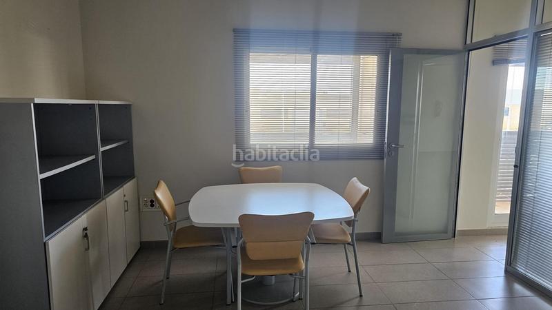 Foto d11e63b1-61b6-4bc3-8921-ff104bb05075. Location bureau avec chauffage parking dans Torrellano Elche / Elx