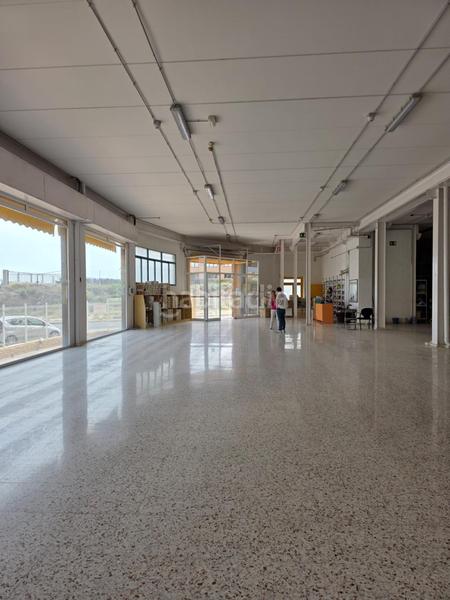 Foto 8c900875-fdaf-40b9-be19-b28aae533089. Rent industrial building in El Toscar Elche / Elx