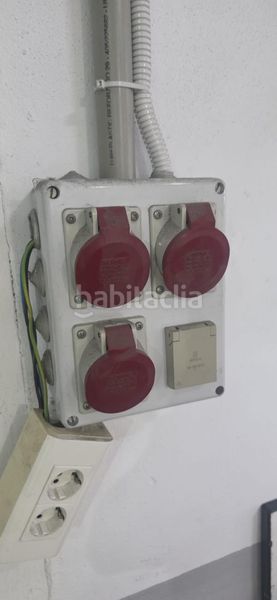 Foto c887e415-4ca1-44b5-8d42-4e8cf9e55657. Location bâtiment à usage industriel dans Pedanías Este Aspe